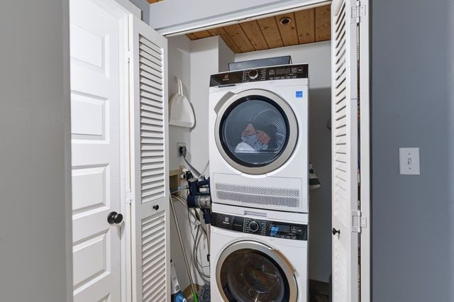 50 Rantoul St 310, Beverly, MA 01915