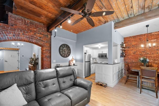 50 Rantoul St 310, Beverly, MA 01915