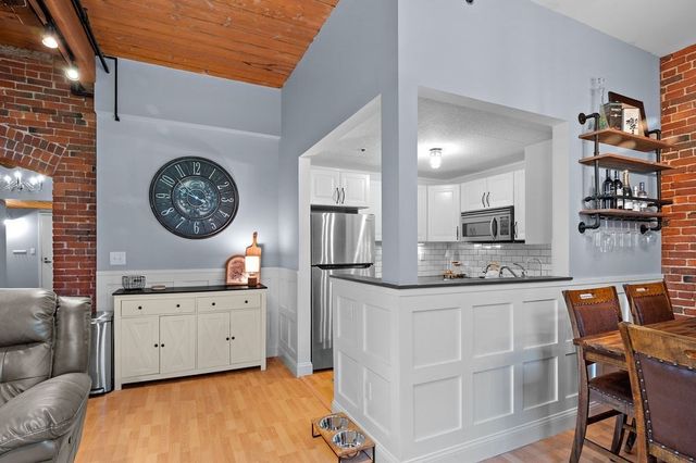 50 Rantoul St 310, Beverly, MA 01915