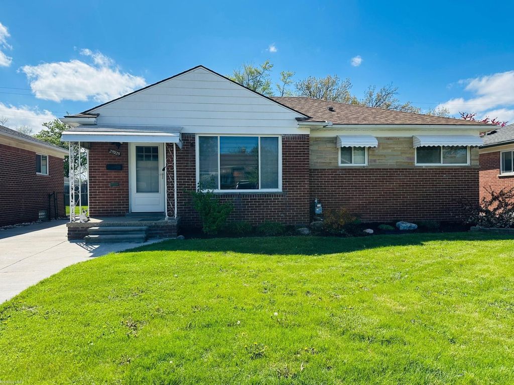 25925 Harmon Street, St Clair Shores, MI 48081