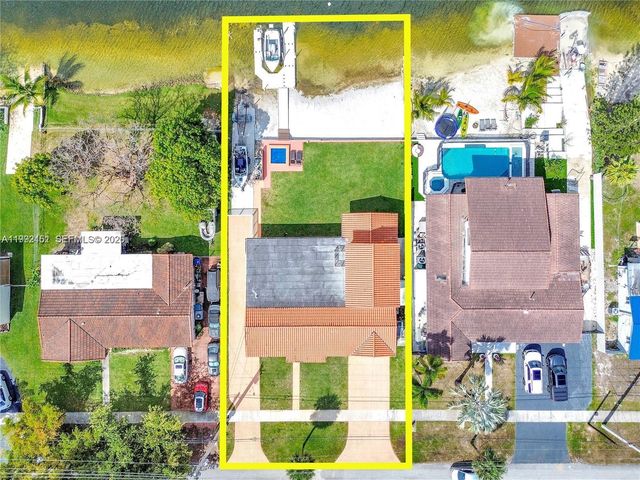 18400 NW 78th Ave, Hialeah, FL 33015