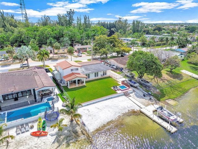 18400 NW 78th Ave, Hialeah, FL 33015