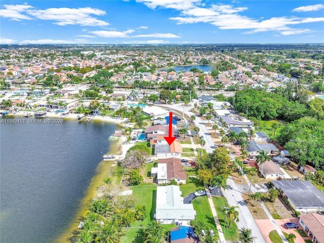 18400 NW 78th Ave, Hialeah, FL 33015