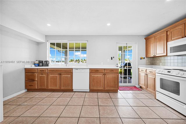 18400 NW 78th Ave, Hialeah, FL 33015