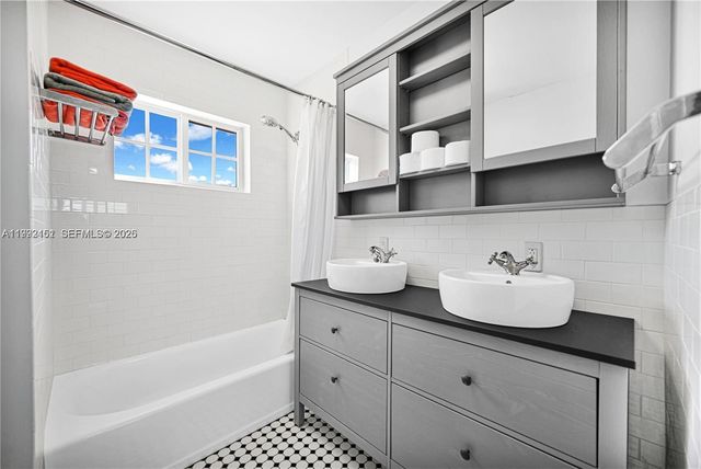 18400 NW 78th Ave, Hialeah, FL 33015