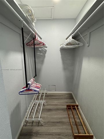 18400 NW 78th Ave, Hialeah, FL 33015