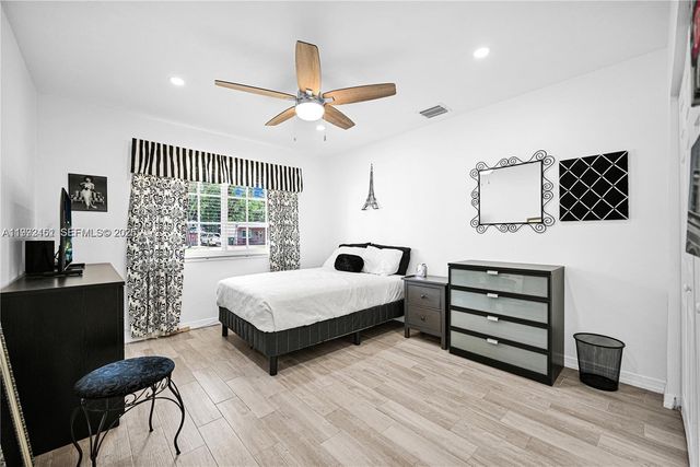 18400 NW 78th Ave, Hialeah, FL 33015