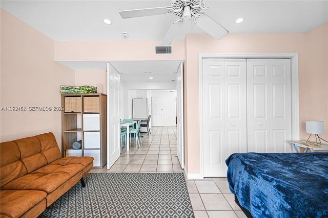 18400 NW 78th Ave, Hialeah, FL 33015