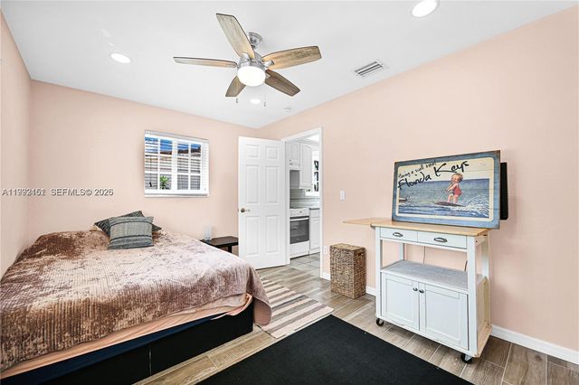 18400 NW 78th Ave, Hialeah, FL 33015