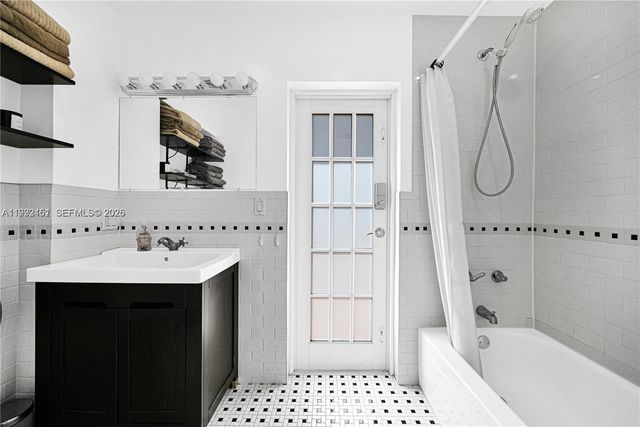 18400 NW 78th Ave, Hialeah, FL 33015