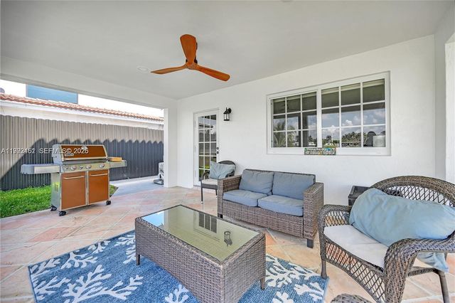 18400 NW 78th Ave, Hialeah, FL 33015