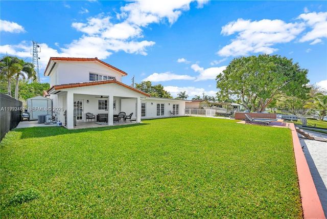 18400 NW 78th Ave, Hialeah, FL 33015