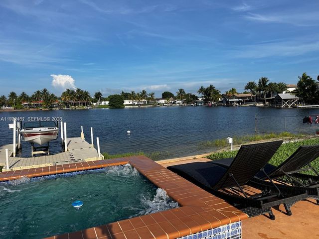 18400 NW 78th Ave, Hialeah, FL 33015