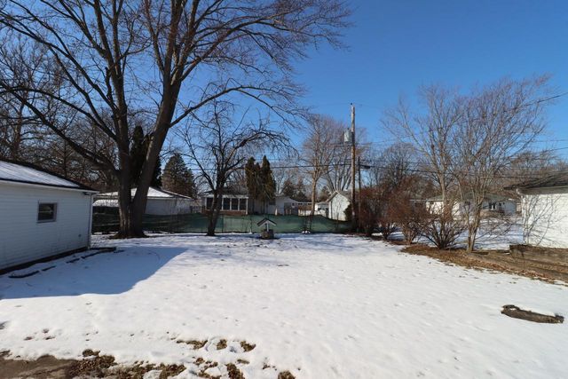 8267 N 52nd STREET, Brown Deer, WI 53223