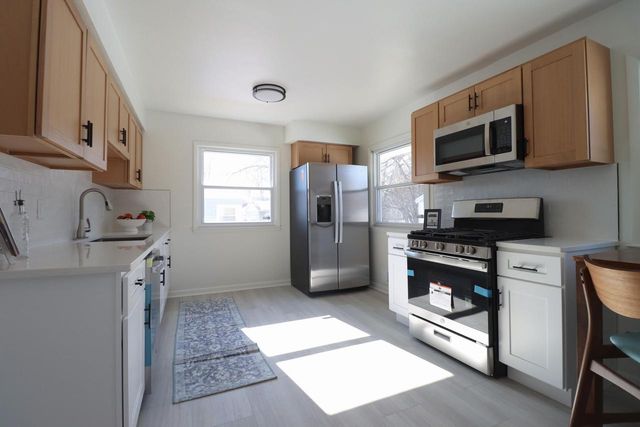 8267 N 52nd STREET, Brown Deer, WI 53223