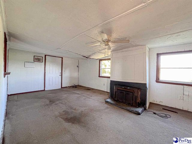 1135 Narrow Paved Rd, Lynchburg, SC 29080