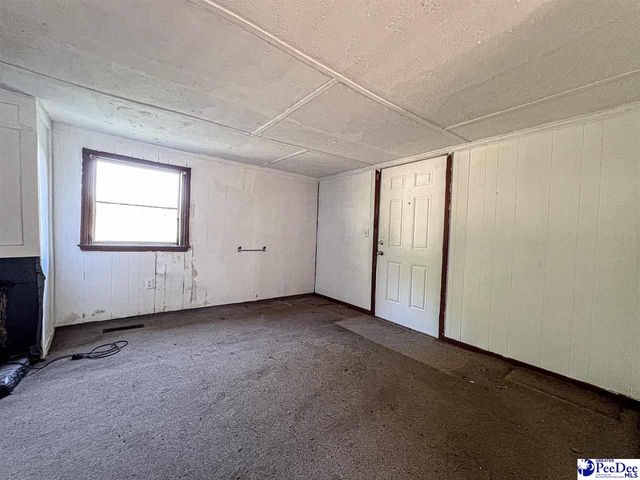 1135 Narrow Paved Rd, Lynchburg, SC 29080