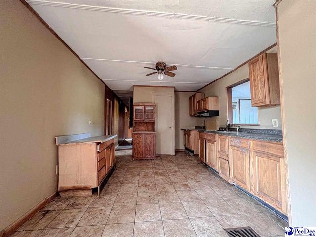 1135 Narrow Paved Rd, Lynchburg, SC 29080