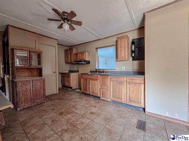 1135 Narrow Paved Rd, Lynchburg, SC 29080