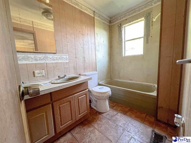 1135 Narrow Paved Rd, Lynchburg, SC 29080