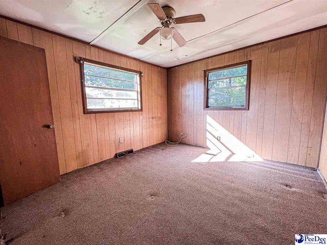 1135 Narrow Paved Rd, Lynchburg, SC 29080