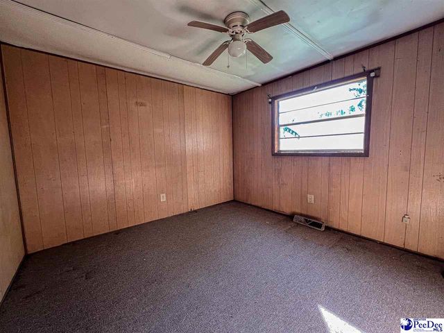 1135 Narrow Paved Rd, Lynchburg, SC 29080