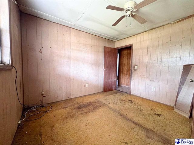 1135 Narrow Paved Rd, Lynchburg, SC 29080