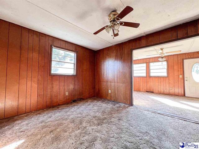 1135 Narrow Paved Rd, Lynchburg, SC 29080