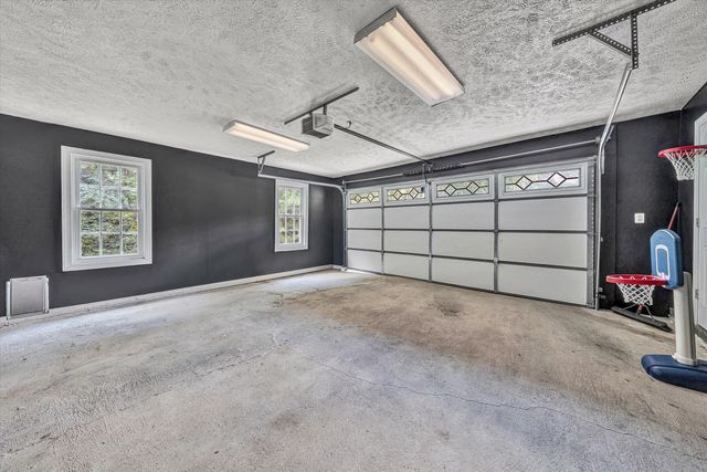 3075 Creekside DR, Salem, VA 24153