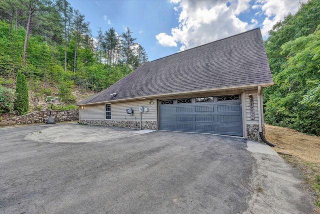3075 Creekside DR, Salem, VA 24153