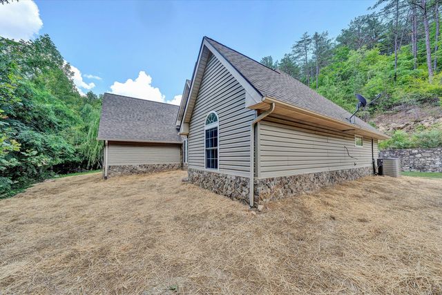 3075 Creekside DR, Salem, VA 24153