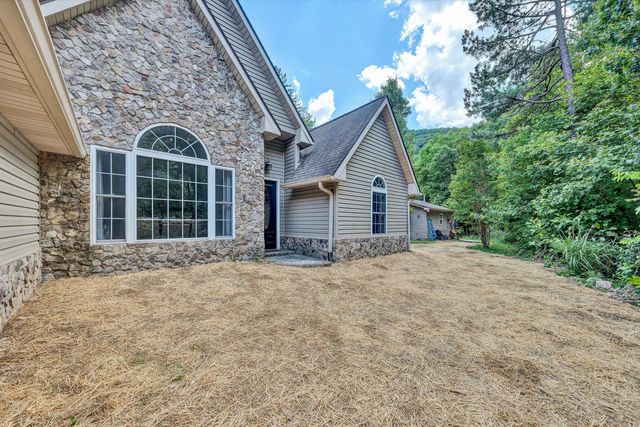 3075 Creekside DR, Salem, VA 24153