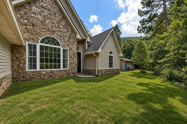 3075 Creekside DR, Salem, VA 24153