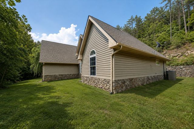 3075 Creekside DR, Salem, VA 24153