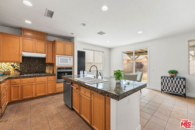 6304 Starview Drive, Lancaster, CA 93536