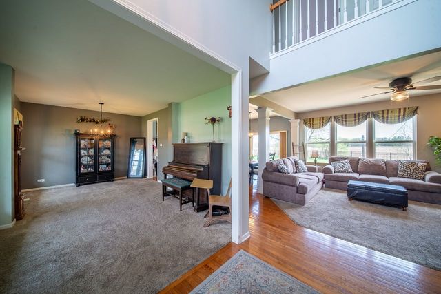 2382 Emerald Lane, Yorkville, IL 60560