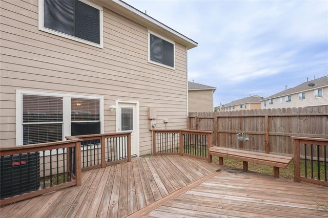 6103 Shadow Isle Lane, Houston, TX 77084