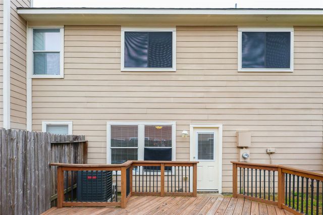 6103 Shadow Isle Lane, Houston, TX 77084