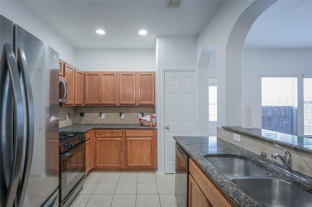 6103 Shadow Isle Lane, Houston, TX 77084