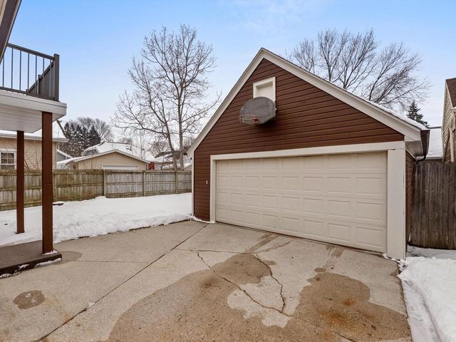 2812 School STREET, Two Rivers, WI 54241