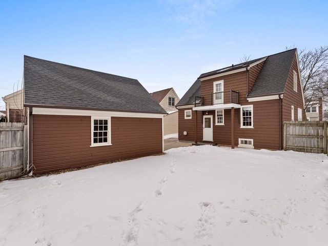 2812 School STREET, Two Rivers, WI 54241