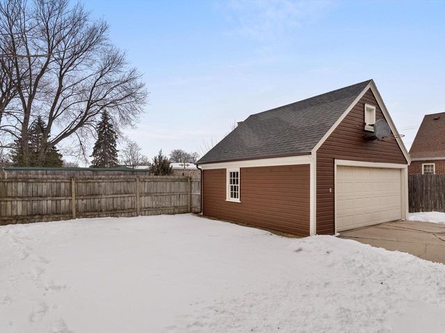 2812 School STREET, Two Rivers, WI 54241