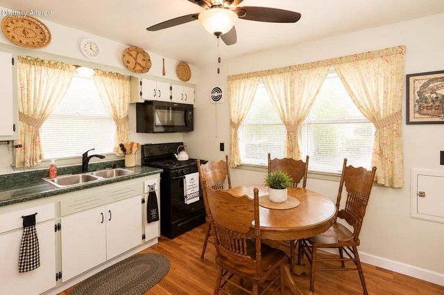 2113 Grove AVENUE, Racine, WI 53405