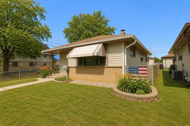 2113 Grove AVENUE, Racine, WI 53405