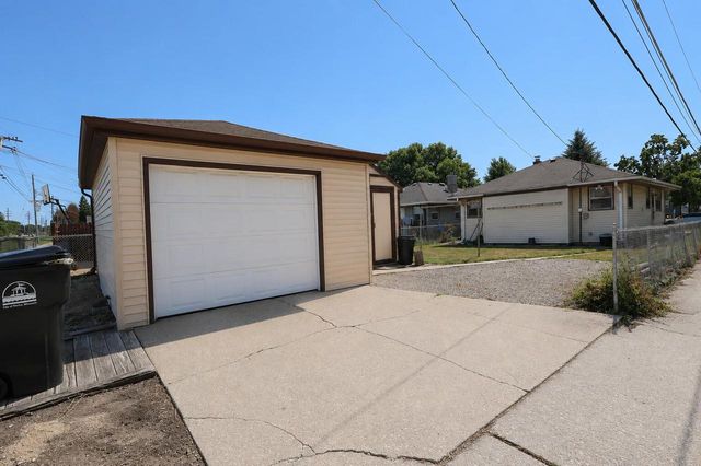 2113 Grove AVENUE, Racine, WI 53405