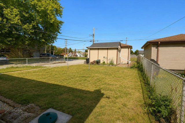2113 Grove AVENUE, Racine, WI 53405