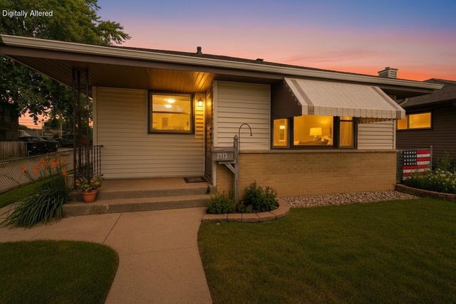 2113 Grove AVENUE, Racine, WI 53405