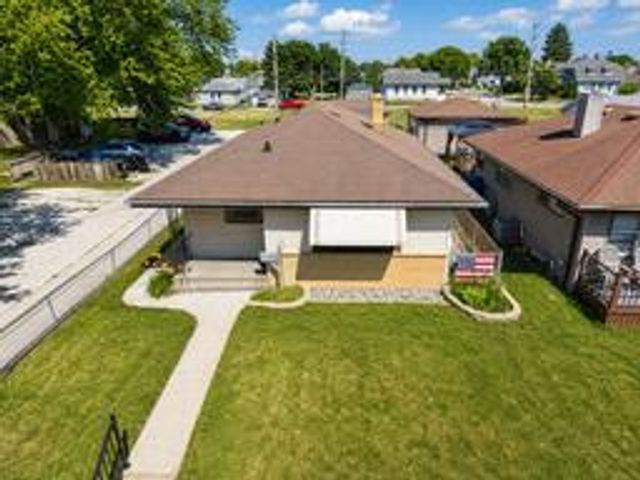 2113 Grove AVENUE, Racine, WI 53405