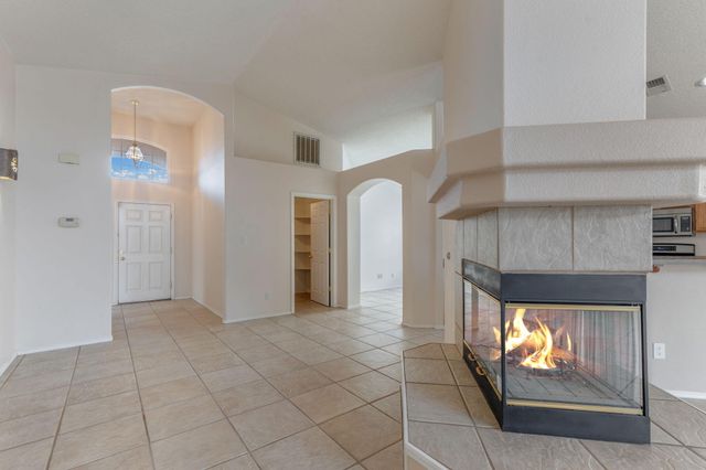 9816 Sierra Morena Street NW, Albuquerque, NM 87114