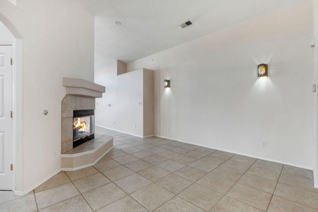 9816 Sierra Morena Street NW, Albuquerque, NM 87114